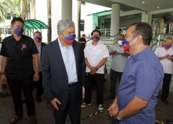 AHMAD Zahid Hamidi hadir ke Kompleks Mahkamah Shah Alam, Selangor bagi meneruskan perbicarannya berhubung 40 pertuduhan yang dihadapinya berhubung rasuah berakitan projek Perkhidmatan OSC di China dan VLN.
