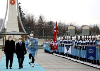 RECEP TAYYIP mengalu-alukan kunjungan Isaac Herzog di Kompleks Presiden di Ankara. - AFP
