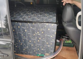 TANGKI tambahan berkapasiti 900 liter yang digunakan untuk mengisi diesel seleweng ditemukan di dalam sebuah kenderaan MPV jenis Toyota Estima dalam serbuan oleh KPDN Pulau Pinang di sebuah stesen minyak di Bukit Mertajam, petang semalam.