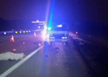 SEORANG penunggang motosikal maut dalam kemalangan di Lebuhraya SKVE, arah Saujana Putra menghala Pulau Indah di Kuala Langat, Selangor, malam tadi.
