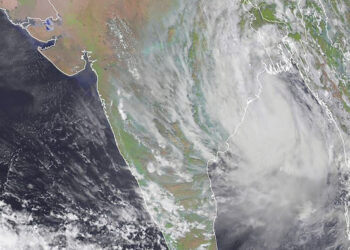 IMEJ satelit menunjukkan taufan siklon Yaas menghampiri Teluk Bengal semalam. -AFP