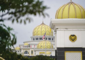 SAnwar Ibrahim dijangka menghadap Agong petang ini untuk mempersembahkan senarai nama timbalan menteri.