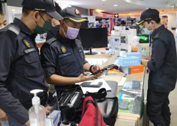 KPDNHEP merampas android box dalam serbuan di tiga premis  di Petaling Jaya, Selangor. - IHSAN KPDNHEP
