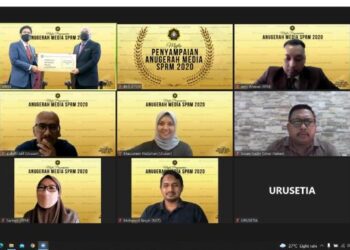 BARISAN pemenang Anugerah Media SPRM 2020 yang diadakan secara maya pagi ini.