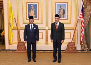 ANWAR Ibrahim menghadap Yang di-Pertuan Agong, Al-Sultan Abdullah Ri'ayatuddin Al-Mustafa Billah Shah di Istana Negara hari ini.