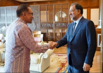 ANWAR Ibrahim  menerima kunjungan Ghanim Saad Al Saad.