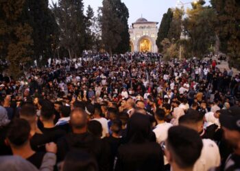 MASJId Aqsa adalah kiblat pertama umat Islam dan salah satu masjid suci yang wajib dipertahankan.