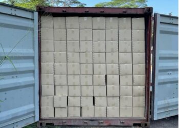 ANTARA minuman keras tidak bercukai yang dirampas JKDM Johor dalam tiga serbuan di Selangor dan Johor.