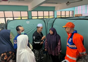 ARMIZAN Mohd. Ali melawat PPS Sekolah Menengah Kebangsaan Seri Semantan, Temerloh, Pahang.