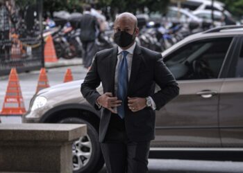 ARUL Kanda Kandasamy hadir di Mahkamah Tinggi Kuala Lumpur bagi prosiding penghujahan kes meminda laporan audit 1MDB. - UTUSAN/FAIZ ALIF AHMAD ZUBIR