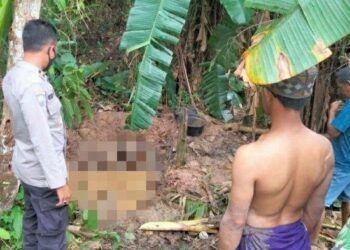 POLIS menunjukkan lokasi mayat remaja perempuan ditemukan selepas dibunuh dan dirogol di Kalimantan Timur, Indonesia. - AGENSI