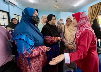 MASHITAH Ibrahim bertemu dengan usahawan-usahawan wanita di Kuala Kedah, hari ini.  UTUSAN/JAMLIAH ABDULLAH