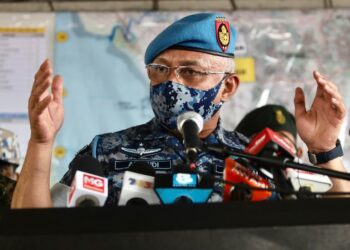 AFFENDI Buang dalam sidang akhbar khas di Pos Kawalan Tempat Kejadian di Taman Sri Muda, Seksyen 25, Shah Alam, Selangor, hari ini. - UTUSAN / ZULFADHLI ZAKI