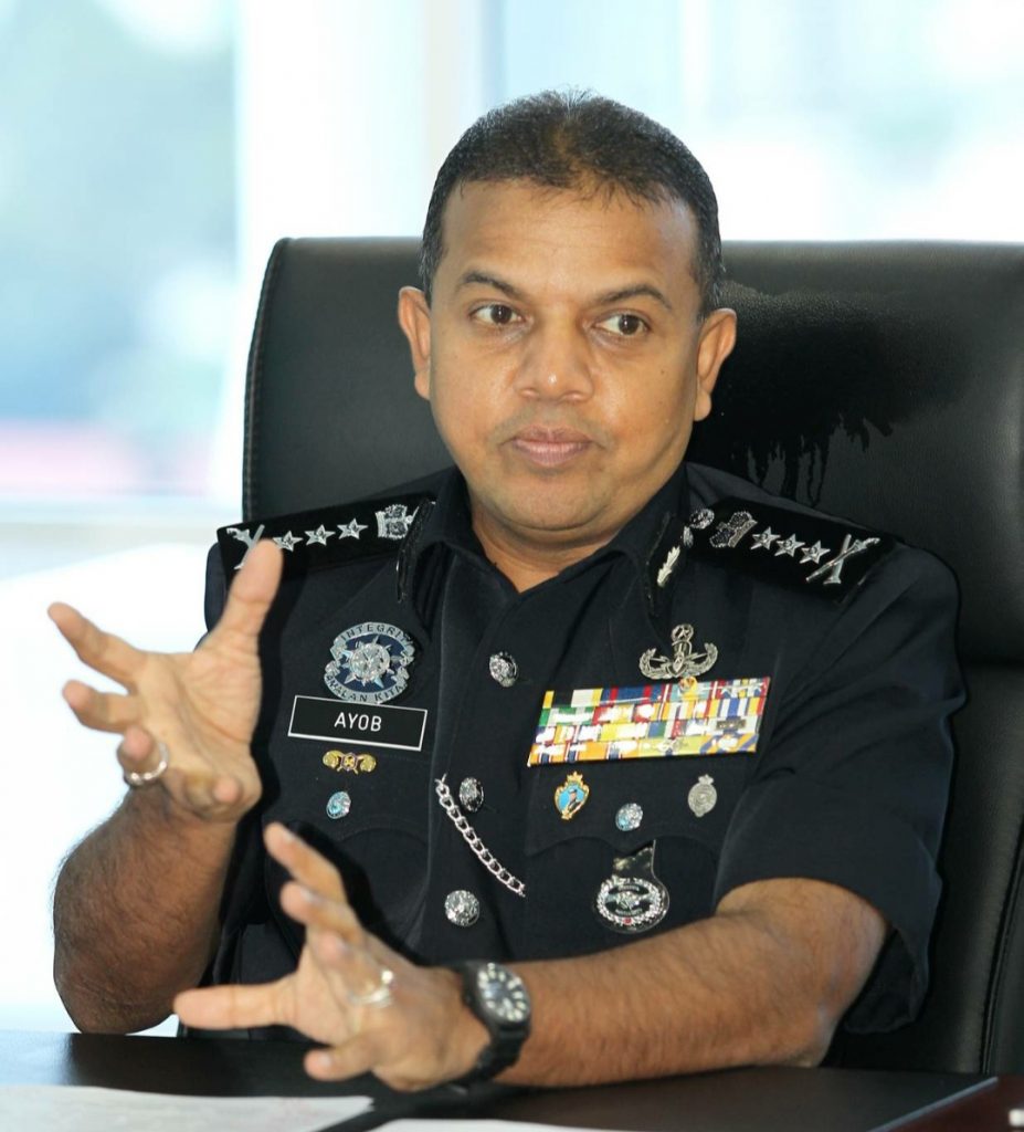 Guna MiChat, WeChat tempah pelacur - Utusan Digital Guna MiChat, WeChat tempah pelacur - Utusan Digital