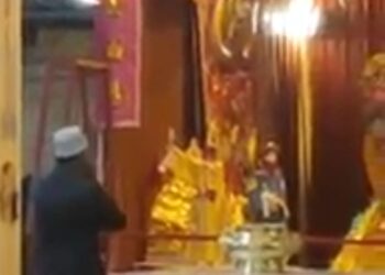 LELAKI warga tempatan yang tular di dalam video sejak semalam kerana melaungkan azan di hadapan sebuah patung di tokong Cina di Buterworth, Pulau Pinang disahkan mempunyai masalah mental.