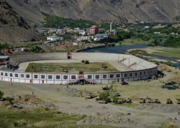 SEJUMLAH jentera milik pasukan tentera Afghanistan dapat dilihat di Lembah Panjshir. - AFP