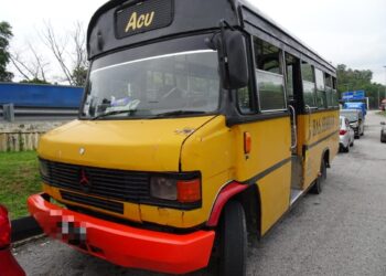 BAS sekolah yang melanggar bayi di Taman Anggerik, Bandar Baru Salak Tinggi, Sepang, Selangor. - IHSAN  IPD SEPANG