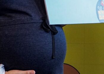 'Baby bump' atau bahagian perut yang memboyot pada wanita mengandung adalah aurat.