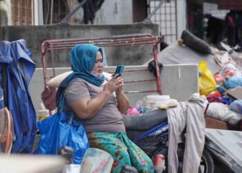 PEKERJA mungkin mempunyai alasan yang munasabah tidak menghubungi majikan apabila rumah dilanda banjir. – GAMBAR HIASAN/ MUHAMAD IQBAL ROSLI