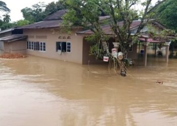 KEADAAN banjir yang berlaku di Kampung Haji Abas, Mukim Bongor, Baling, Kedah. - FOTO/NORLIA RAMLI