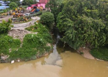 WALAUPUN banyak surat bantahan dihantar termasuk oleh Persatuan Tindakan Alam Sekitar Kuala Langat mengenai pencemaran sungai tetapi tidak pernah dijawab oleh pihak berkuasa.