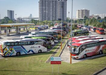 Kerajaan mengumumkan bantuan khas RM500 kepada pemandu bas ekspres mengikut syarat ditetapkan.