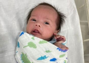 BAYI comel yang ditemukan di atas rumput di Taman Ara Sendayan, Seremban pada 7 September lalu. - FOTO/JKM