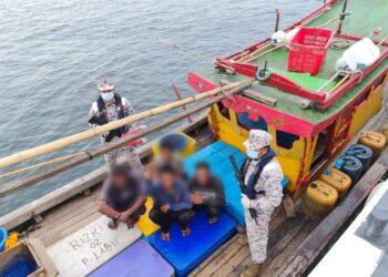 SERAMAI empat nelayan warga Indonesia ditahan Maritim Malaysia Pulau Pinang di perairan Pulau Kendi kerana menceroboh perairan negara semalam.