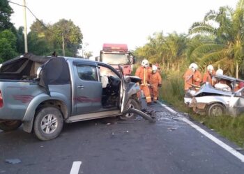 Kemalangan melibatkan dua buah kenderaan yang berlaku di Kilometer 22 Jalan Bahau-Keratong, Jempol pagi tadi yang menyebabkan seorang maut.- Gambar Ihsan PDRM