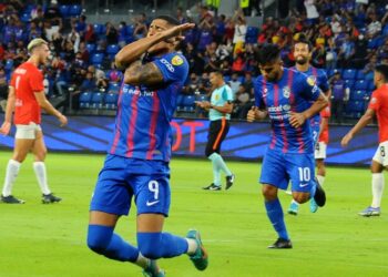 BERGSON Da Silva meraikan gol pertamanya ketika membantu JDT menumpaskan KL City dalam aksi Liga Super di Stadium Sultan Ibrahim, Iskandar Puteri malam ini. - UTUSAN/RAJA JAAFAR ALI