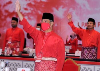 FORMULA parti kecil memimpin kerajaan yang cuba dibawa Bersatu itu sebenarnya silap.