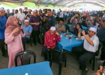 FADHLINA Sidek ketika menghadiri Majlis Kenduri Rakyat anjuran Parlimen Nibong Tebal di pekarangan Masjid Daerah Seberang Perai Selatan, Jawi, Pulau Pinang hari ini.