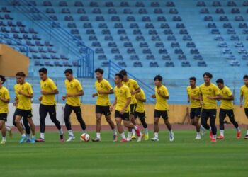 SKUAD B-23 negara kembali bersemangat apabila turun menentang Indonesia bagi aksi perebutan pingat gangsa Sukan SEA Vietnam.-  UTUSAN/SHIDDIEQIIN ZON