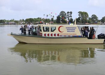 BOT ambulans baharu yang disediakan untuk kemudahan penduduk di Pulau Redang, Kuala Terengganu. - UTUSAN/KAMALIZA KAMARUDDIN