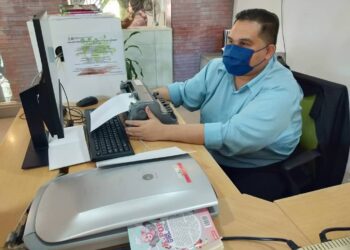 MOHD. Hazani Abdullah sudah menterjemah bahan bacaan Braille sebanyak 3,460 buku sejak 2006.