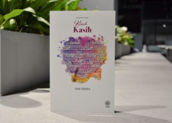 Naskhah 'Kisah Kasih'.  – Utusan/BALQIS MISHA