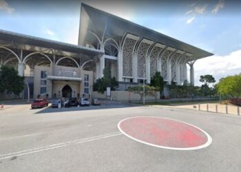 BULATAN di sebelah Masjid Tuanku Mizan Zainal Abidin di Putrajaya. - UTUSAN/AMREE AHMAD