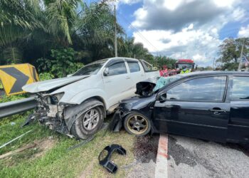 KEADAAN kenderaan yang terlibat kemalangan meragut nyawa Maimunah Shaban di Kilometer 78.6 Jalan Johor Bahru-Batu Pahat, berhampiran Kampung Parit Haji Ayer Baloi, Pontian, Johor.