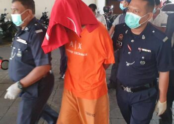 MOHD. ARAFAT Taufik dituduh membunuh seorang anggota polis dengan menghimpit motosikal mangsa sehingga terjatuh dalam kejadian pada 17 April lalu di Mahkamah Majistret Jenayah 1, Georgetown, Pulau Pinang.