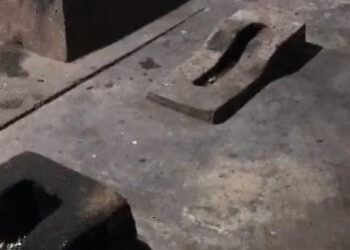 GAMBAR kubur yang terletak di dapur sebuah rumah di Lampung. -TIKTOK