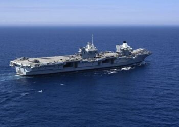 KAPAL HMS Queen Elizabeth kini berlayar di perairan Asia. - AFP