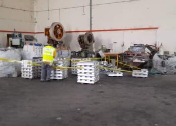 KEADAAN kilang lebur skrap aluminium yang diserbu JAS Selangor di Semenyih, semalam.