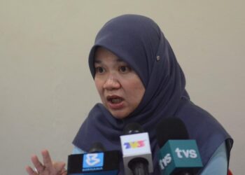 FADHLINA SIDEK