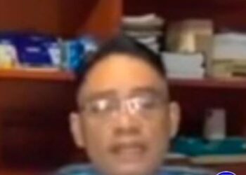 TANGKAP layar video siaran langsung yang tular memaparkan seorang suami melafazkan cerai talak tiga terhadap isterinya Rabu lalu.