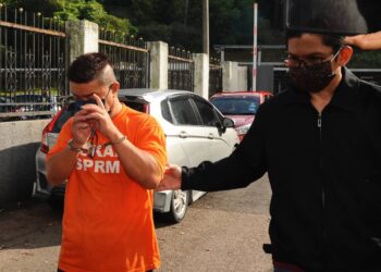 SEORANG pemilik syarikat percetakan direman tujuh hari oleh Mahkamah Majistret Johor Bahru bagi membantu siasatan kes mengemukakan tuntutan palsu lebih RM100,000, dua tahun lalu.