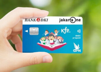 KAD Jakarta Pintar (KJP) Plus diberikan kepada golongan pelajar yang kurang bernasib baik. - AGENSI