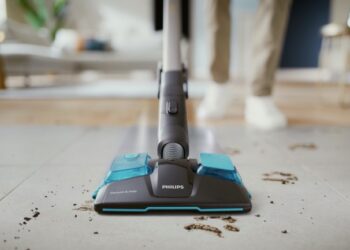 Philips Cordless Vaccuum 8000 Series Aqua mampu menyedut habuk dan mengemop lantai untuk kebersihan maksimum. - FOTO Philips