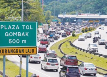 PENINGKATAN kenderaan dijangka berlaku di empat lebuh raya bermula Jumaat ini sempena sambutan Tahun Baharu Cina. - UTUSAN/AMIR KHALID