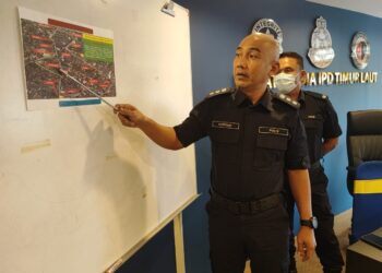 SOFFIAN Santong pada sidang akhbar mengenai penutupan jalan sempena perarakan sambutan Hari Wesak esok di Ibu Pejabat Polis Daerah (IPD) Timur Laut, George Town, Pulau Pinang hari ini. - Pix: IQBAL HAMDAN