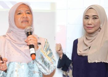 DR. ASMAYANI KHALIB dan DR. NORHAYATI RUSLI